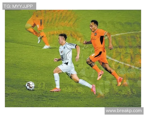 足球明星出发瞬间捕捉精彩时刻的照片展现他们的风采与魅力